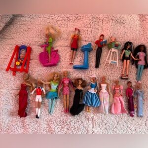 90s 2000s McDonald’s mini Barbie’s